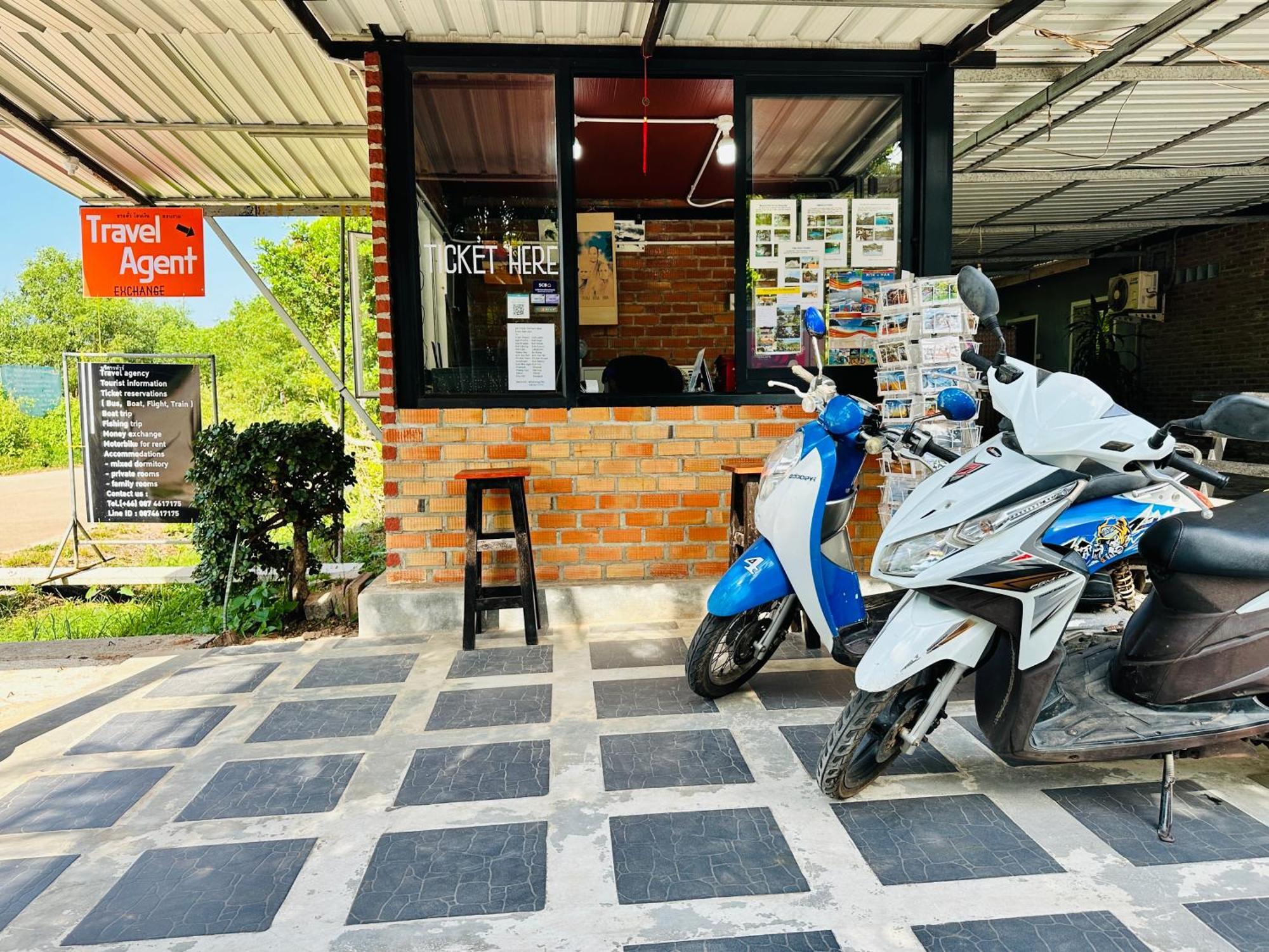 Koh Jum Hostel&Bungalow Bagian luar foto