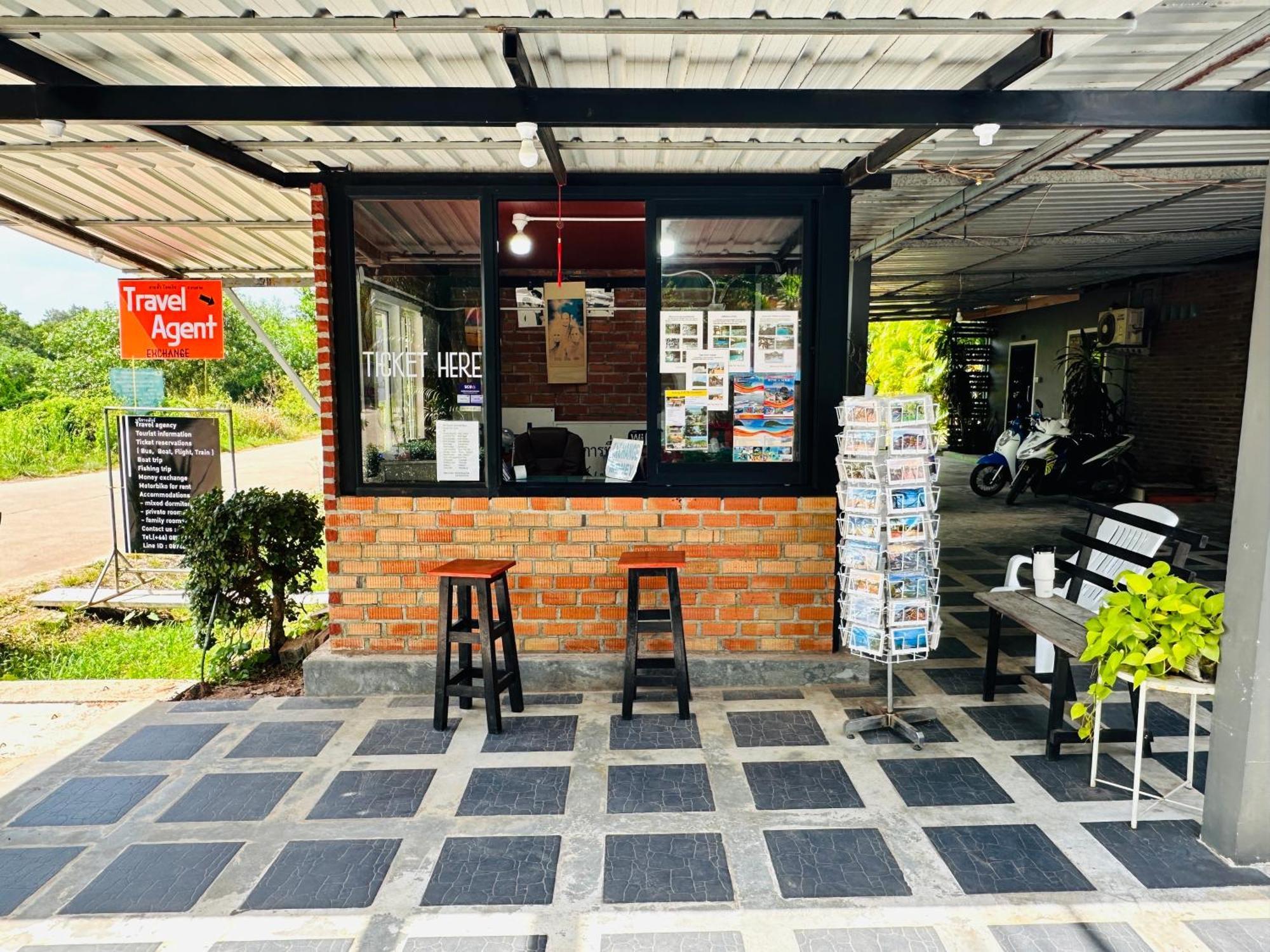 Koh Jum Hostel&Bungalow Bagian luar foto
