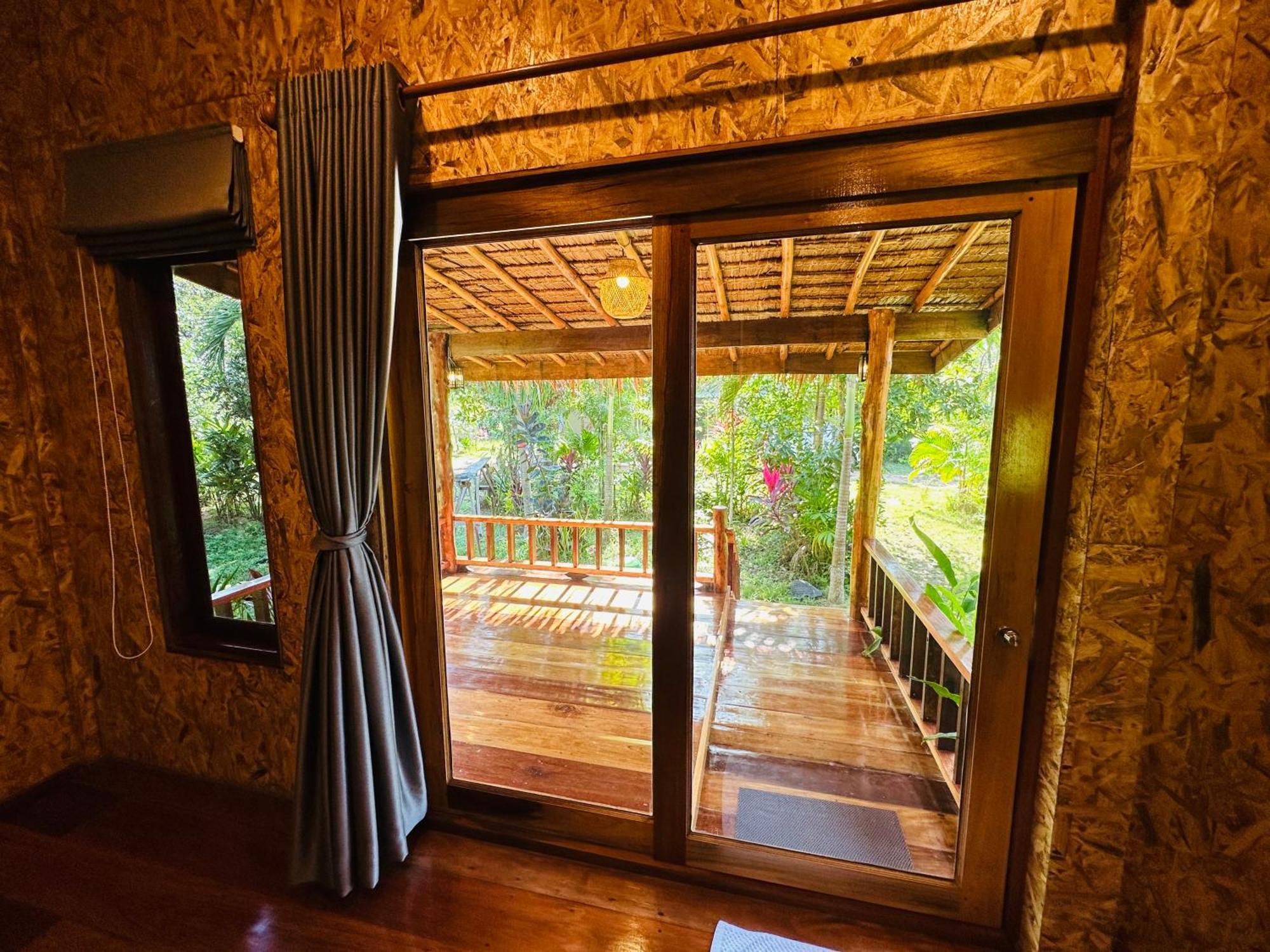 Koh Jum Hostel&Bungalow Bagian luar foto