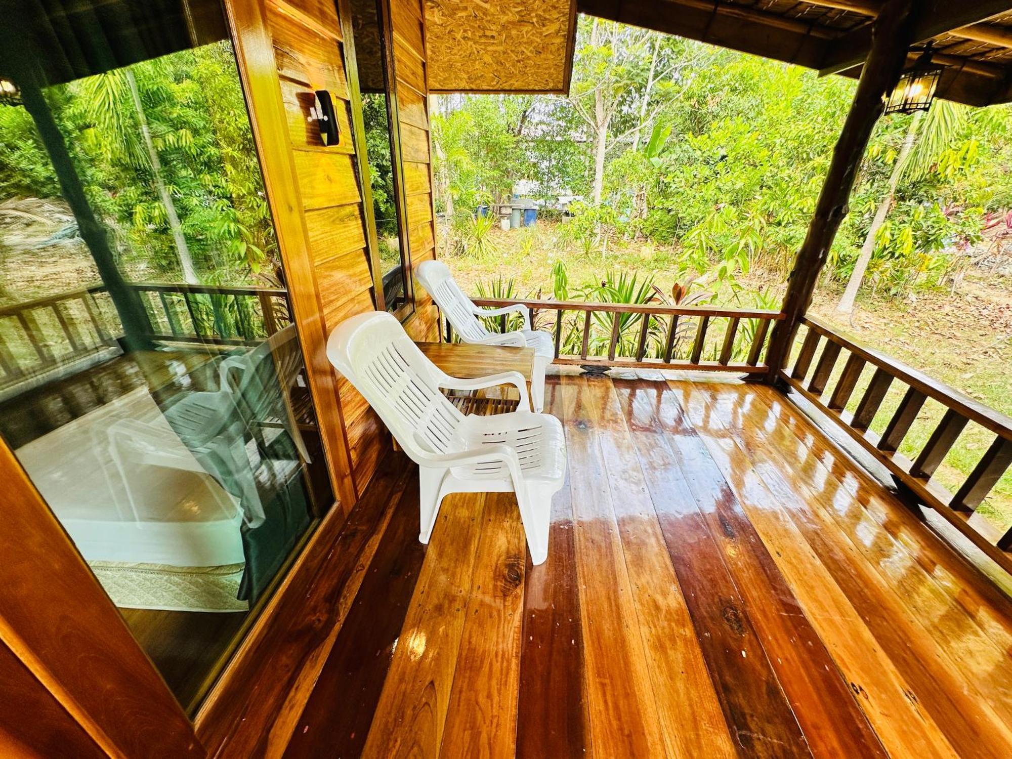Koh Jum Hostel&Bungalow Bagian luar foto