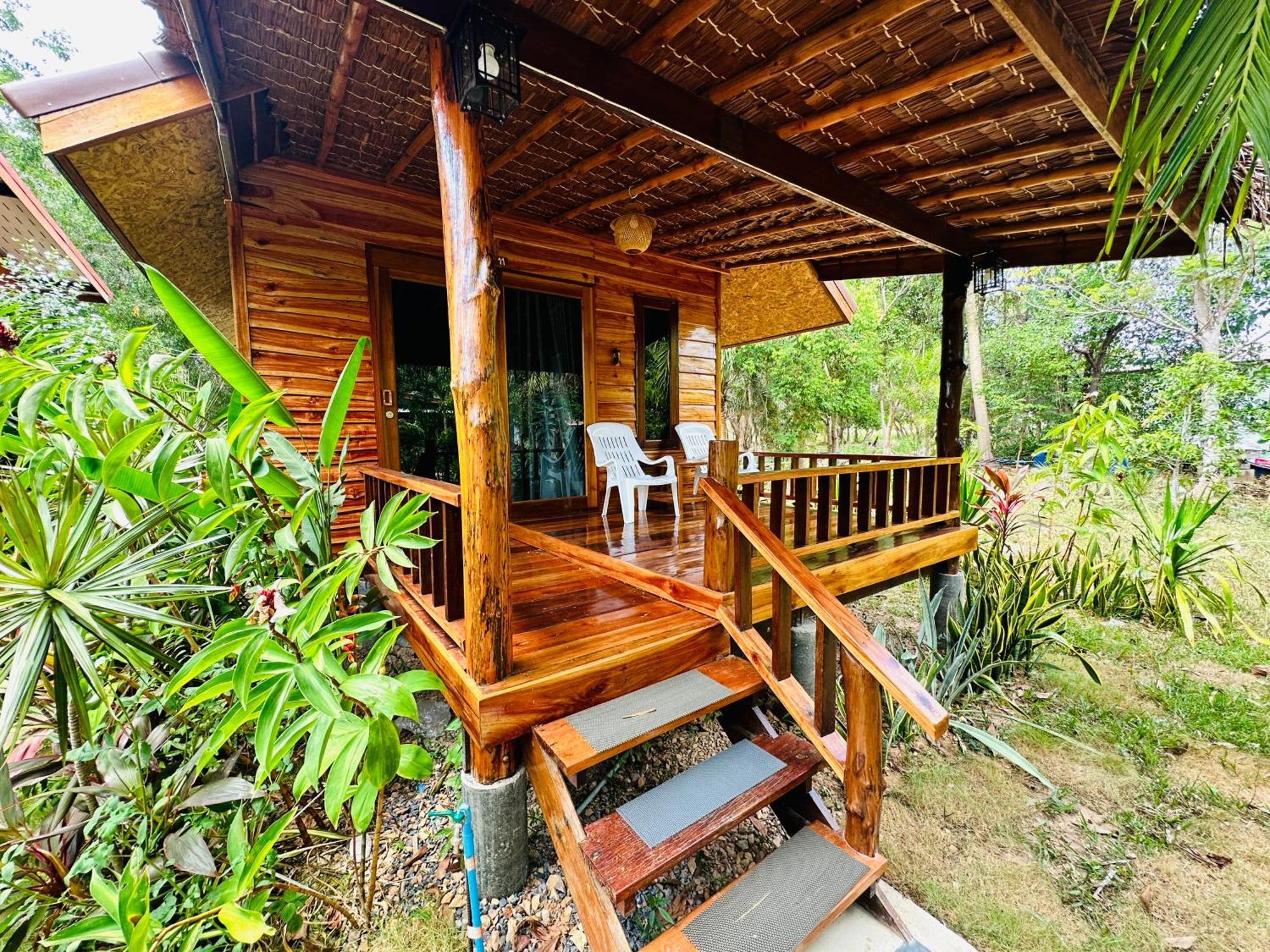 Koh Jum Hostel&Bungalow Bagian luar foto