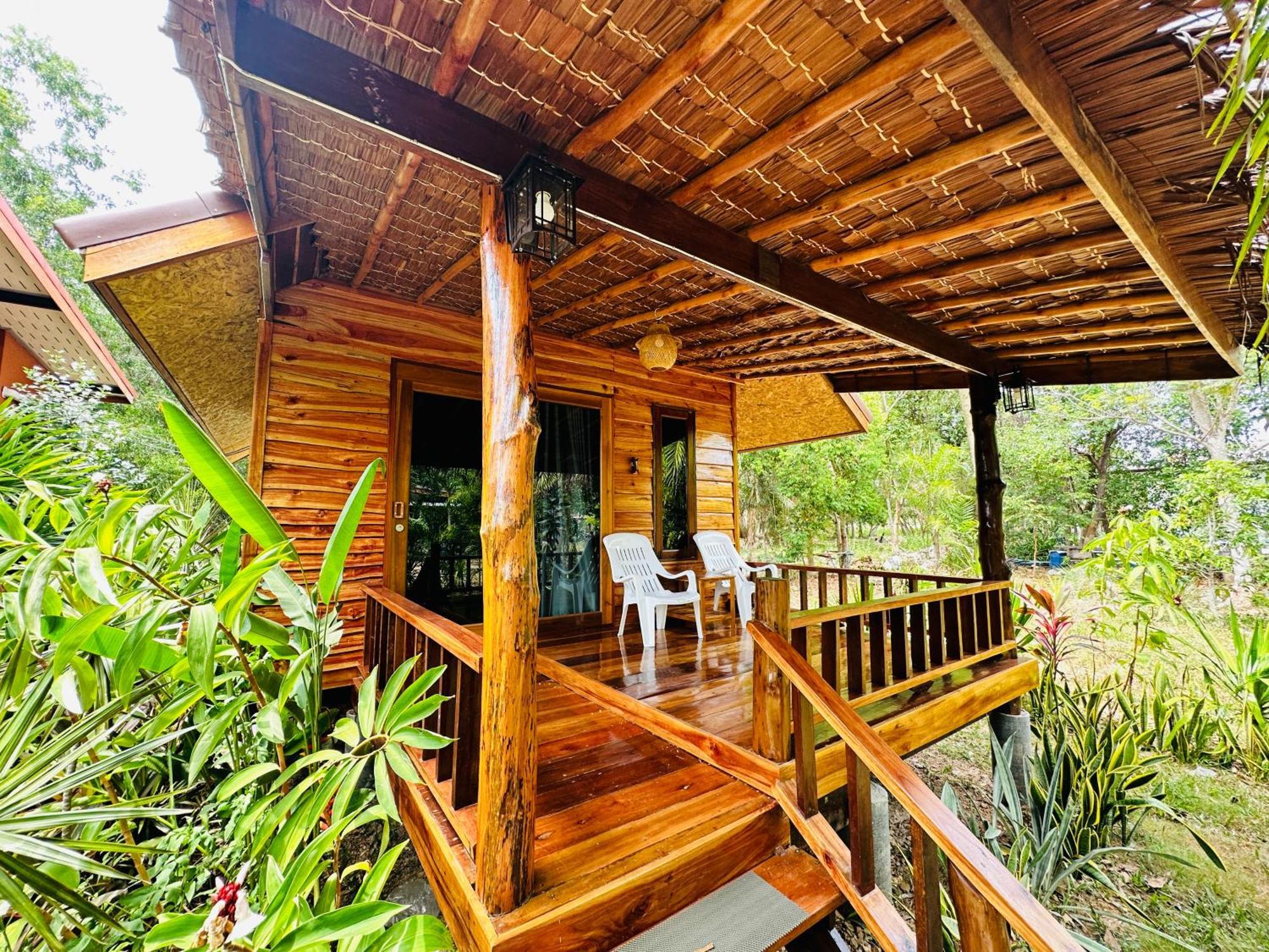 Koh Jum Hostel&Bungalow Bagian luar foto